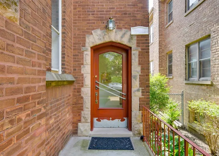 Chic Getaway W/ Fireplace! * Chicago
