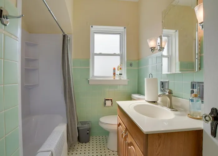 Apartment Chic Getaway W/ Fireplace! Chicago